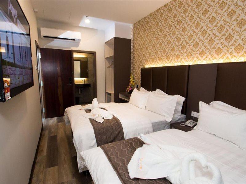 Spring Season Hotel Муар Екстериор снимка