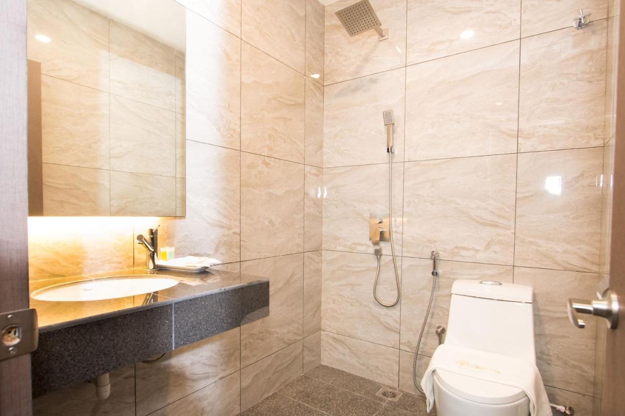 Spring Season Hotel Муар Екстериор снимка