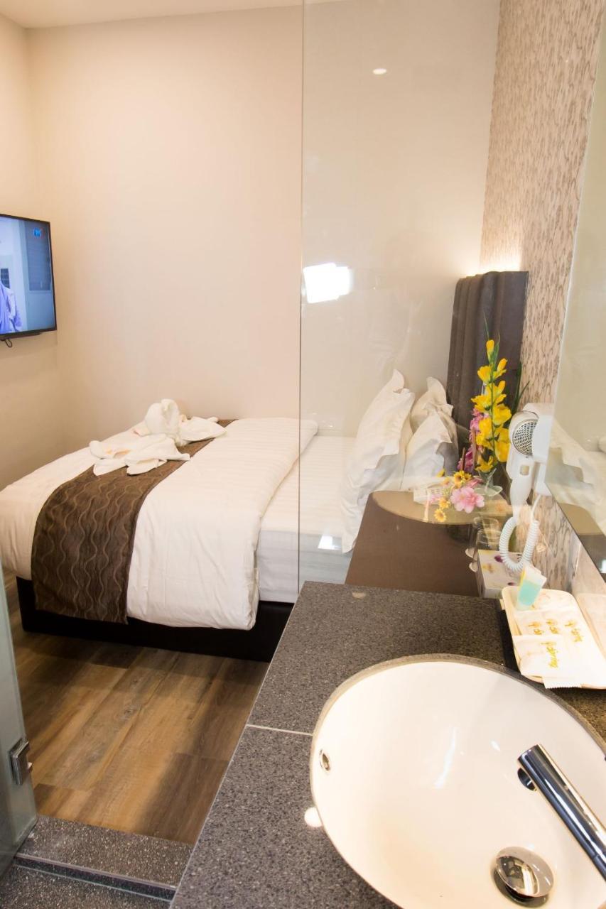 Spring Season Hotel Муар Екстериор снимка