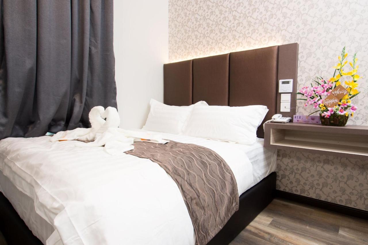 Spring Season Hotel Муар Екстериор снимка