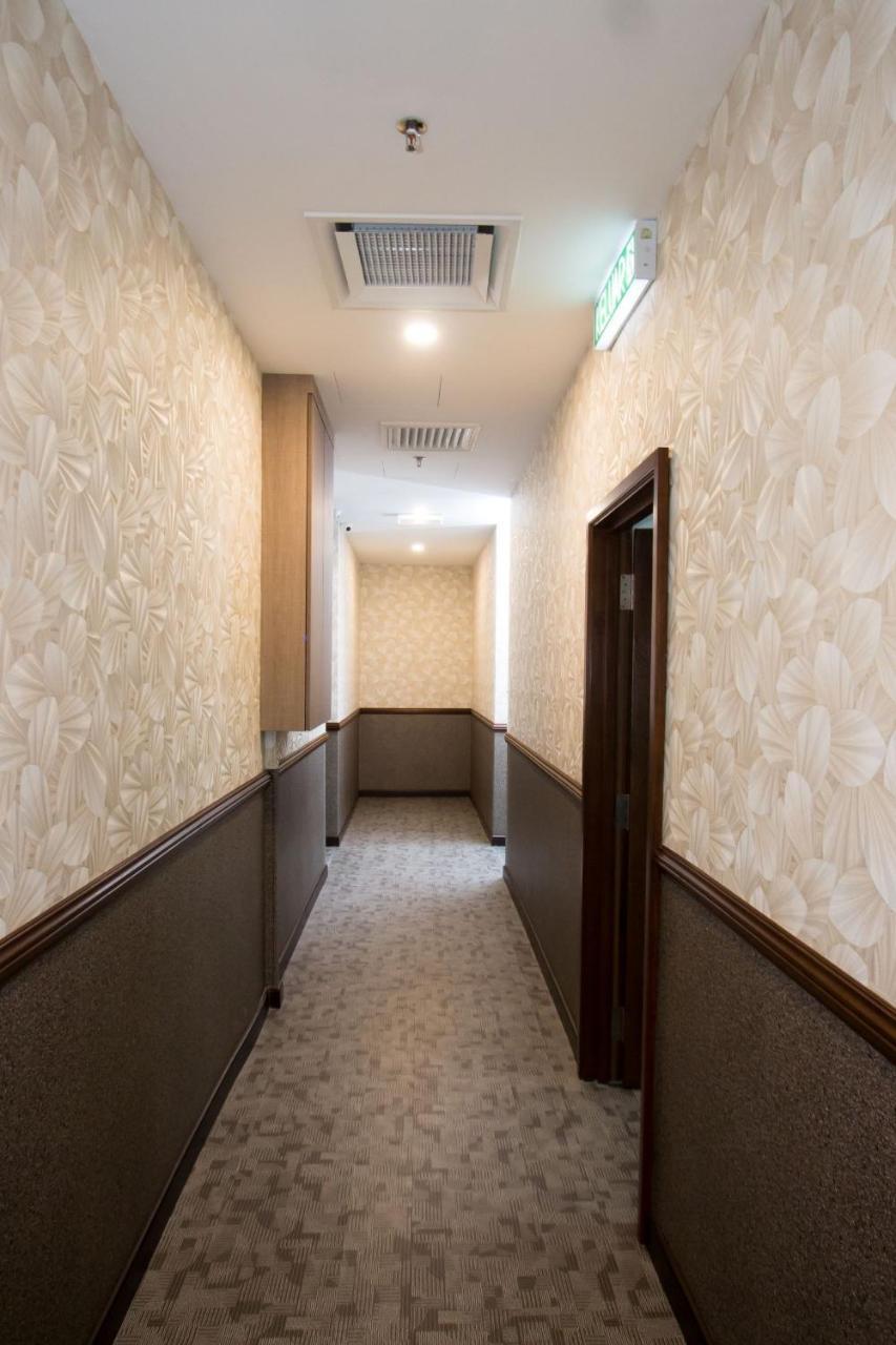 Spring Season Hotel Муар Екстериор снимка