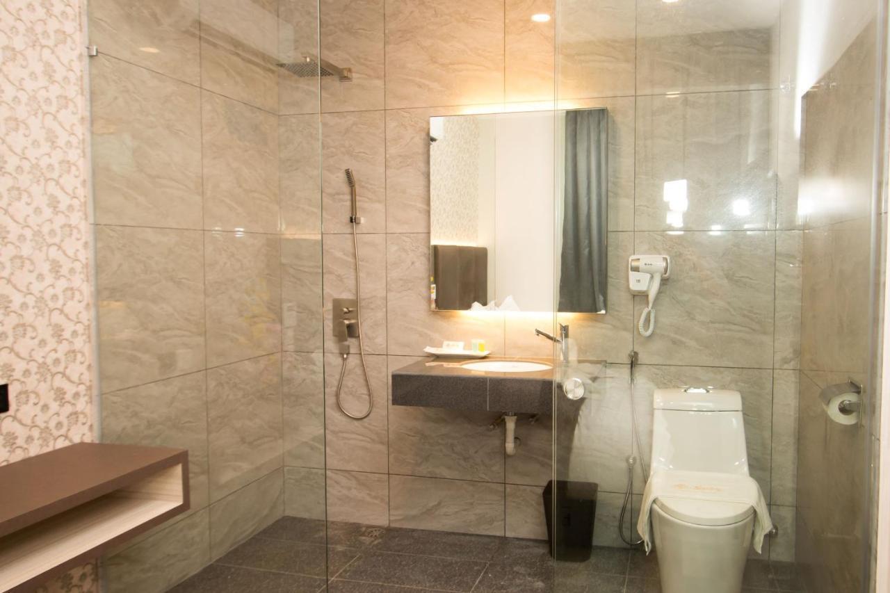 Spring Season Hotel Муар Екстериор снимка